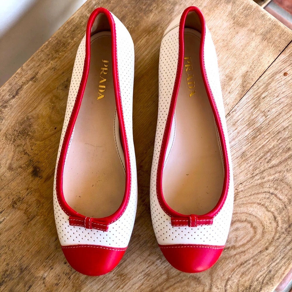 PRADA Cute Leather Flats Red Capped Toe Bow ITALY